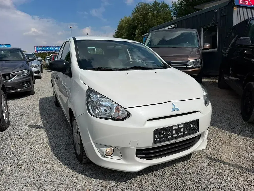 Gebraucht Mitsubishi Space Star Diamant Edition 71 PS (52 kW) 2015 Weiß Limousine