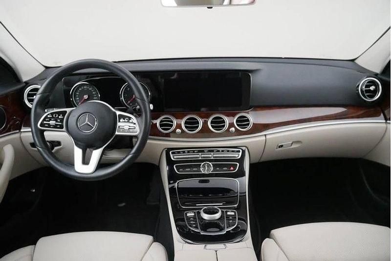 Gebraucht Mercedes E220 194 PS (142 kW) 2018 Schwarz Kombi