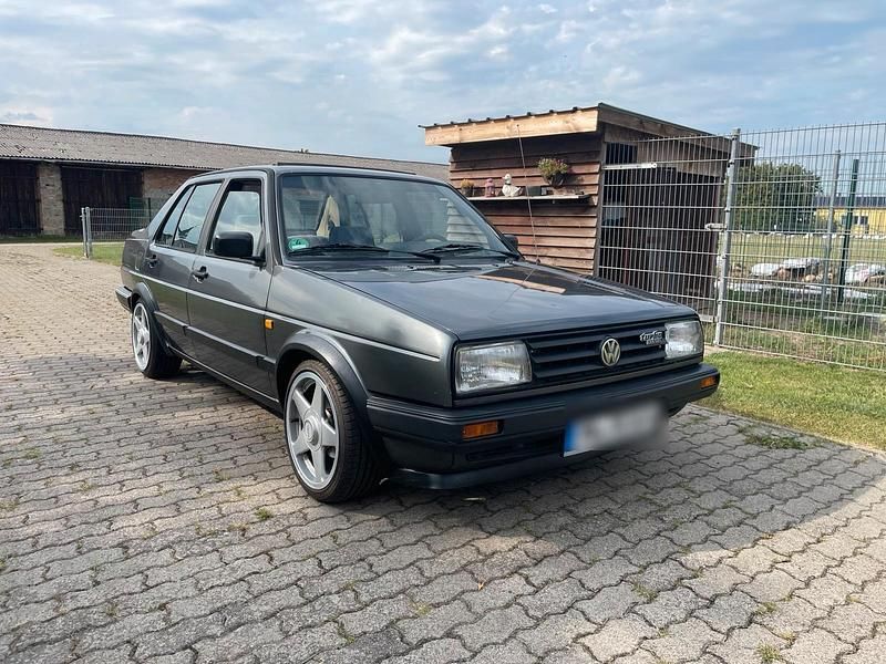 Grau Gebraucht 1988 VW Jetta Limousine | 4.950 € - Bild 1/4
