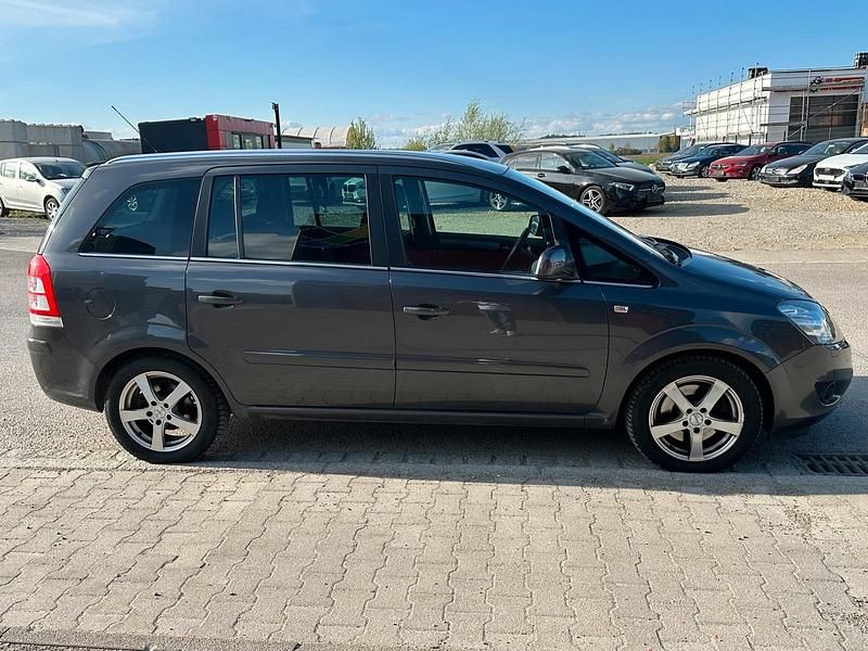 Second-hand Opel Zafira 110 CP (80 kW) 2011 Gri Monovolum