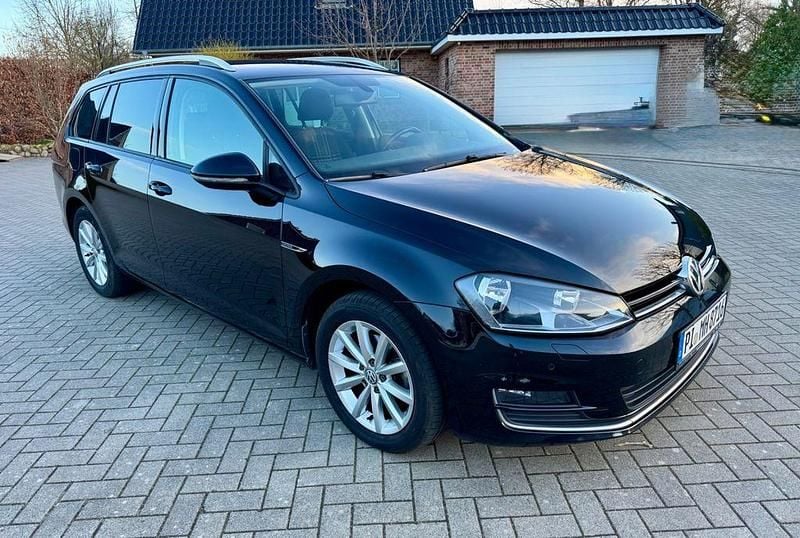 Gebraucht VW Golf VII LOUNGE 110 PS (80 kW) 2016 Schwarz Kombi