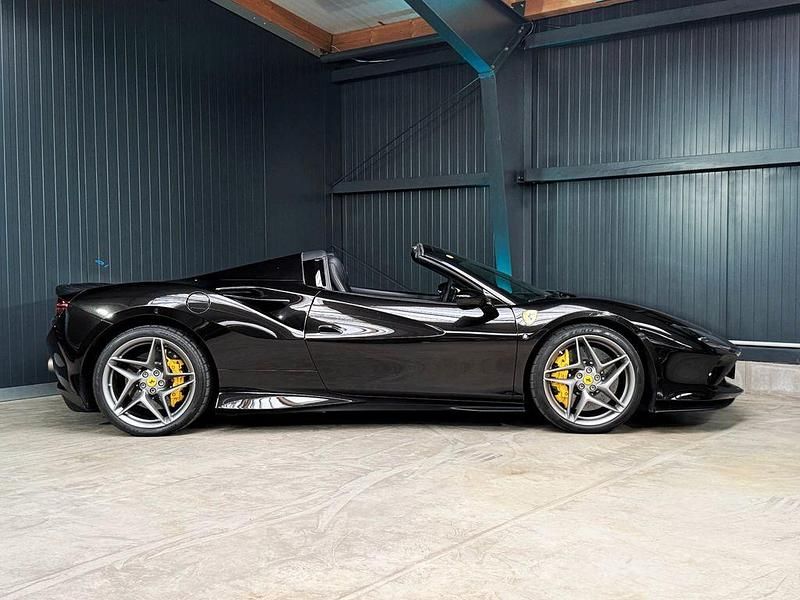 Gebraucht Ferrari F8 721 PS (530 kW) 2021 Schwarz Cabrio