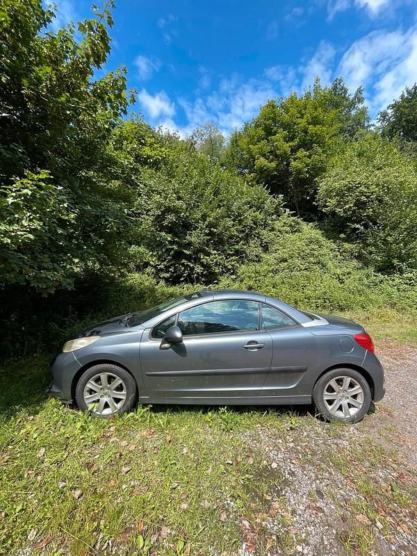 Silber Gebraucht 2007 Peugeot 207 CC Cabrio | 1.500 € (Superpreis) - Bild 1/4