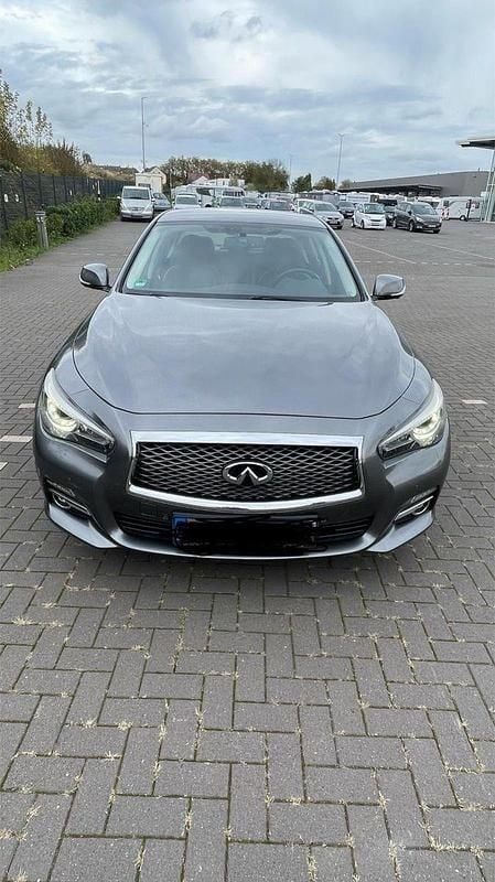 Silber Gebraucht 2016 Infiniti Q50 Limousine | 15.000 € (Teuer) - Bild 1/4