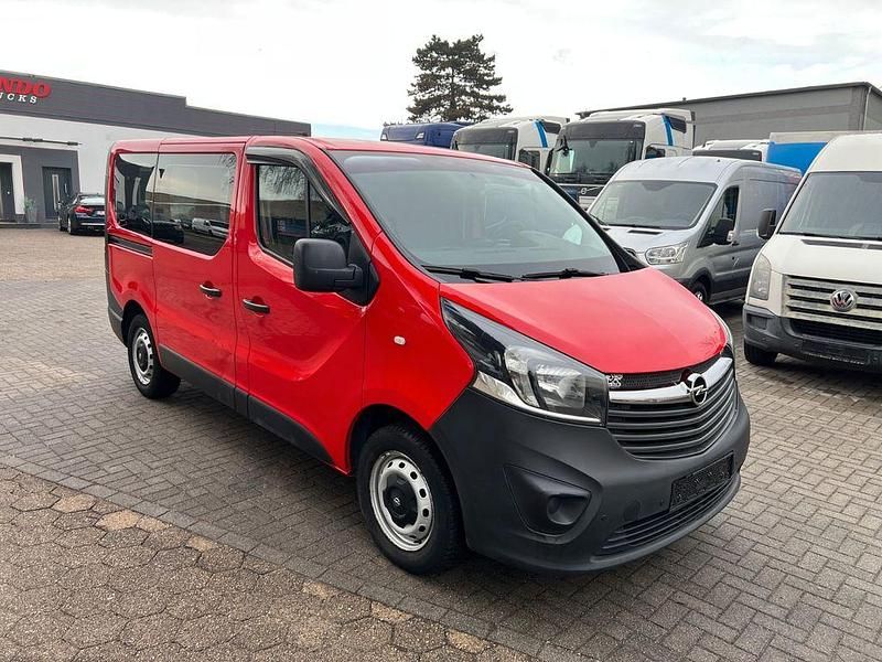 Gebraucht Opel Vivaro 90 PS (66 kW) 2016 Rot Van / Kleinbus
