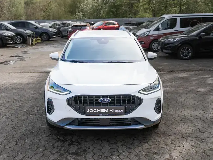 Gebraucht Ford Focus Active 125 PS (91 kW) 2022 Weiß Limousine