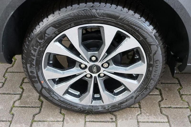 Neu Ford Puma Titanium 125 PS (91 kW) 2025 Cactus grey SUV