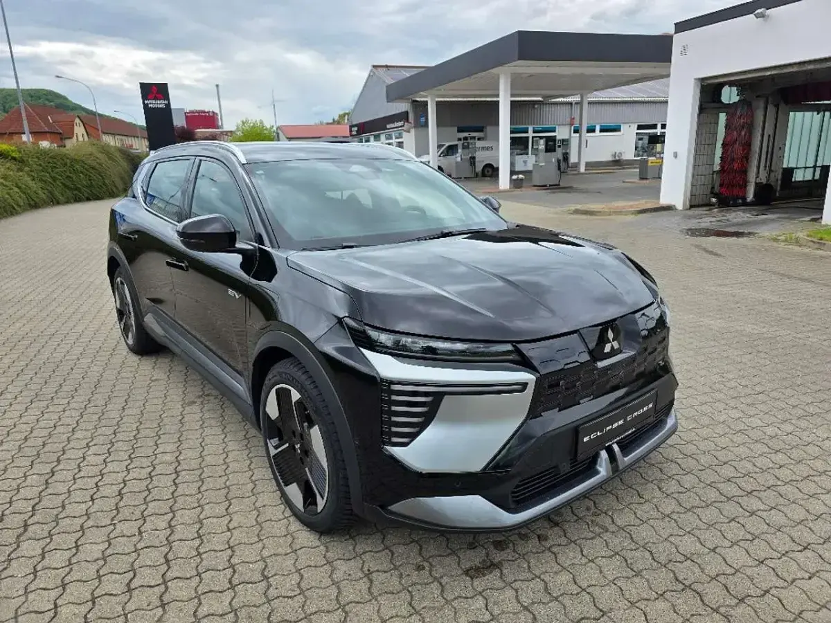 Neu Mitsubishi Eclipse Diamant Edition 160 kW (218 PS) 2026 Schwarz SUV