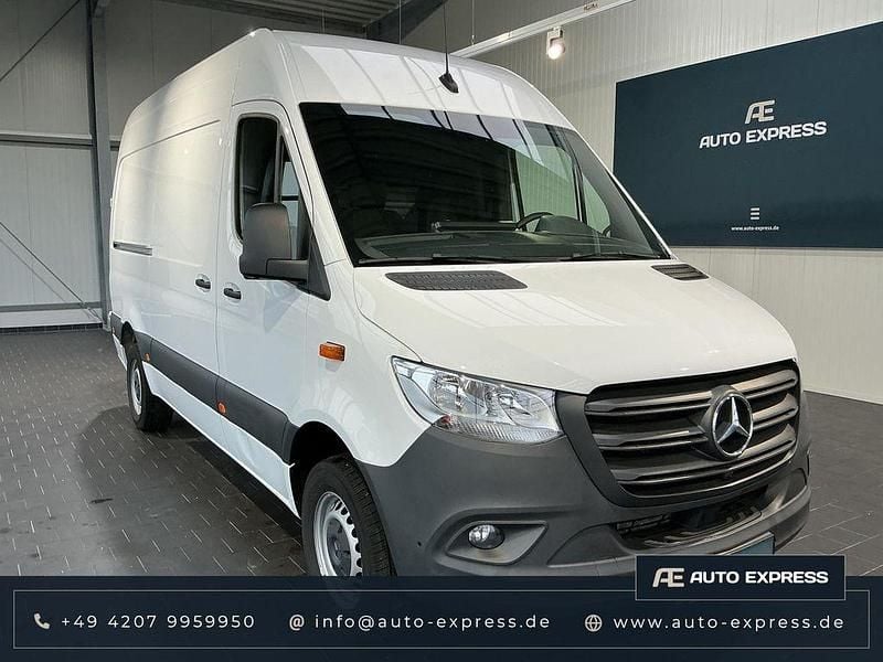 Weiß (arktikweiss) Gebraucht 2024 Mercedes Sprinter Van | 40.341 € (Guter Preis) - Bild 1/4