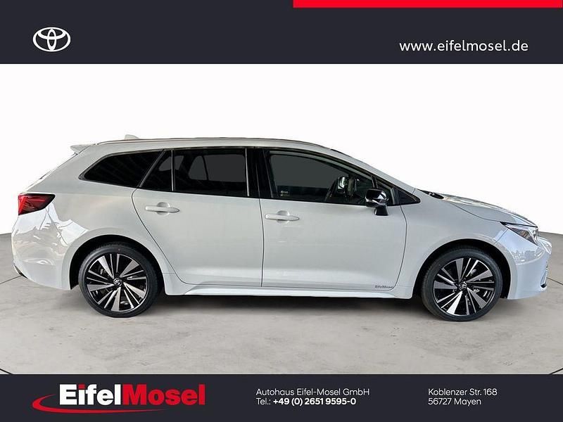 Neu Toyota Corolla 140 PS (102 kW) 2025 Grau Kombi