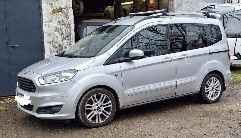 Gebraucht Ford Tourneo Courier Titanium 101 PS (74 kW) 2016 Silber Van / Kleinbus