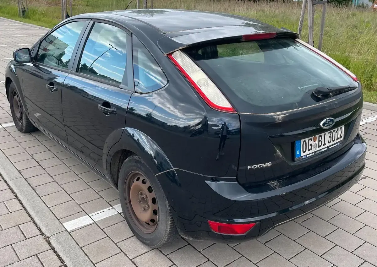 Gebraucht Ford Focus 116 PS (85 kW) 2009 Blau Limousine