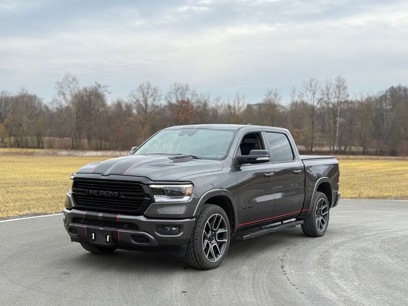 Grau Gebraucht 2019 Dodge Ram Abholung | 48.900 € (Fairer Preis) - Bild 1/4