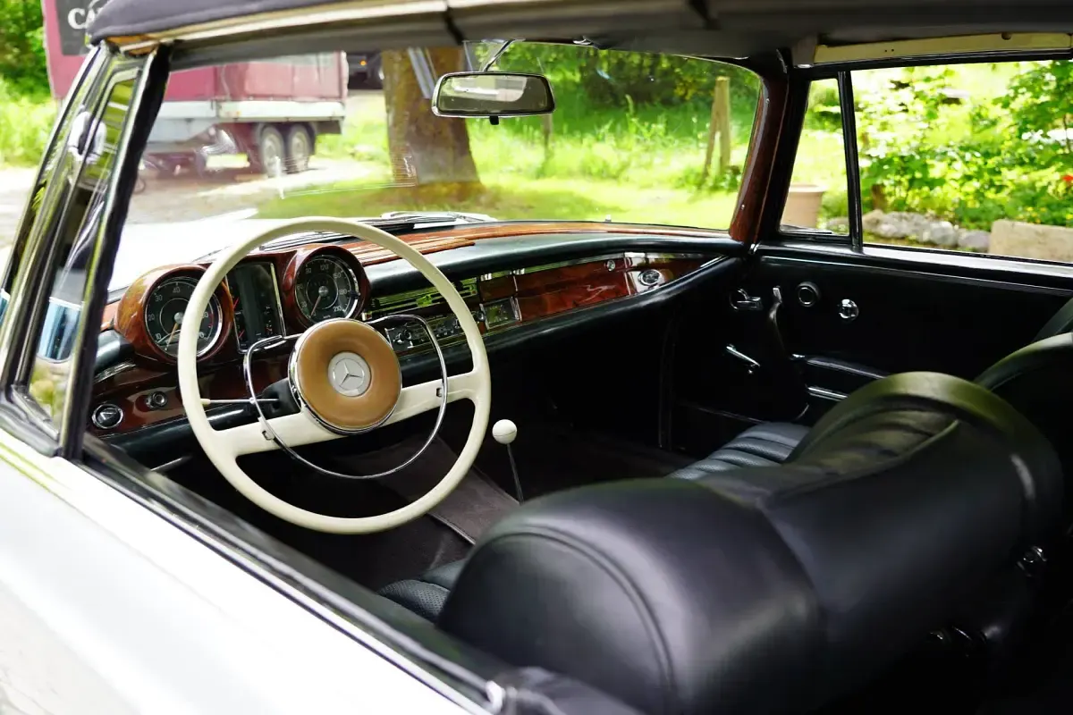 Gebraucht Mercedes 220 SE 120 PS (88 kW) 1962 Silber Cabrio