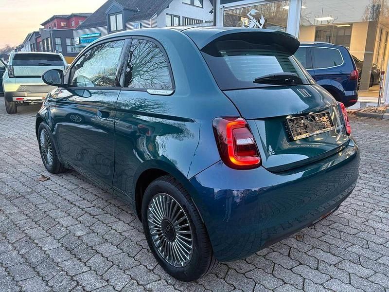 Neu Fiat 500 65 PS (47 kW) 2026 Grün Limousine