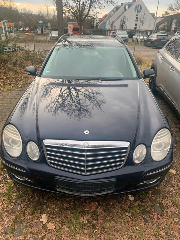 Schwarz Gebraucht 2008 Mercedes E320 Avantgarde Kombi | 4.444 € (Fairer Preis) - Bild 1/4