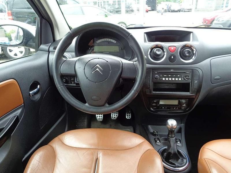 Gebraucht Citroën C2 Sport Chic 73 PS (53 kW) 2008 Lack onyx schwarz/deckende Kleinwagen