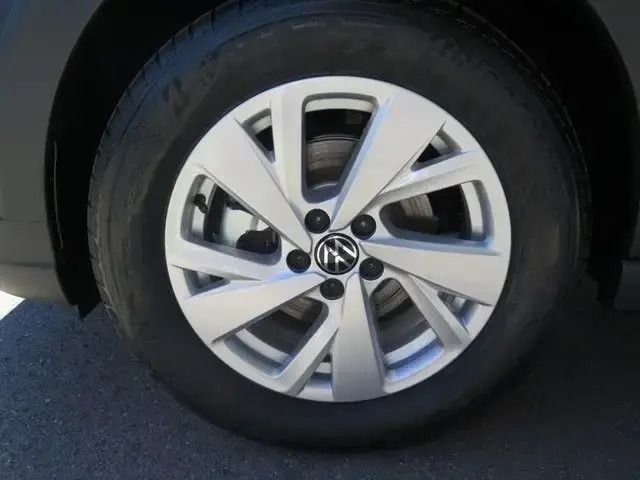 Gebraucht VW Taigo IQ Drive 110 PS (80 kW) 2022 Grau SUV