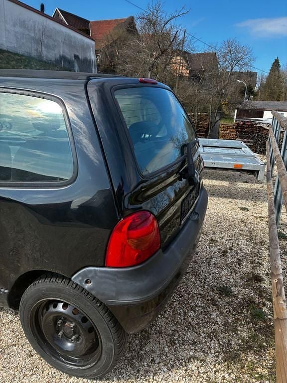 Second-hand Renault Twingo 58 CP (42 kW) 2006 Negru Hatchback