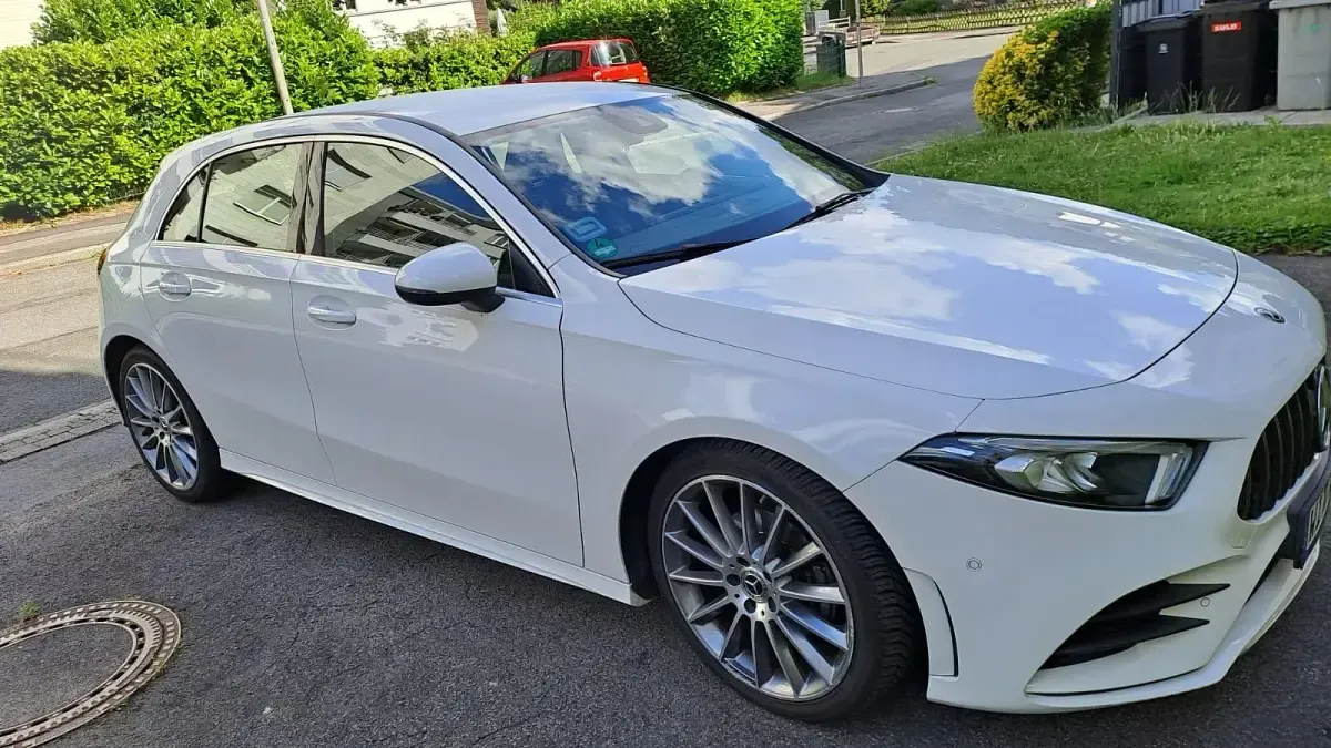 Gebraucht Mercedes A160 109 PS (80 kW) 2019 Weiß Kleinwagen