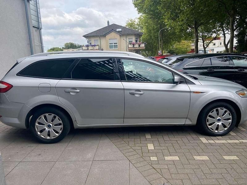 Gebraucht Ford Mondeo Trend 131 PS (96 kW) 2007 Silber Kombi