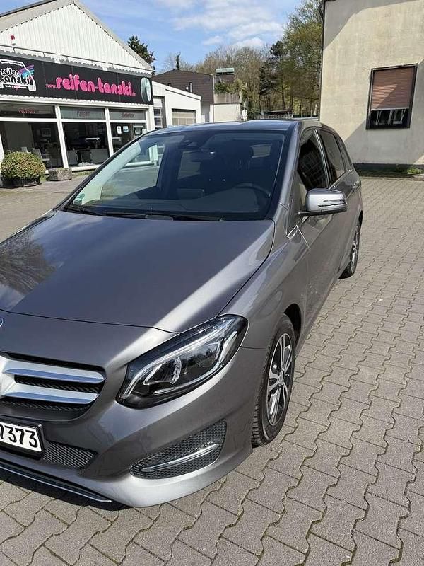 Gebraucht Mercedes B200 Style 156 PS (114 kW) 2016 Van / Kleinbus