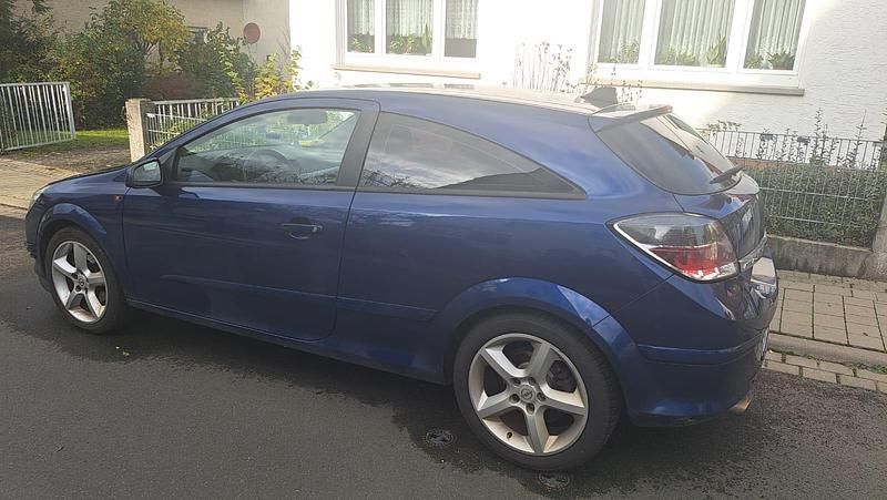 Andere farben Gebraucht 2005 Opel Astra Limousine | 2.800 € (Etwas zu teuer) - Bild 1/4