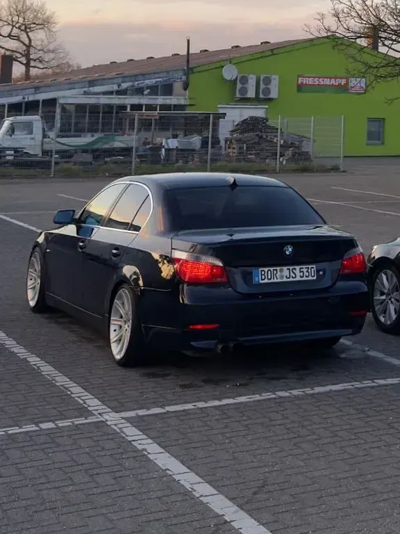 Gebraucht BMW 530 231 PS (169 kW) 2003 Blau Limousine