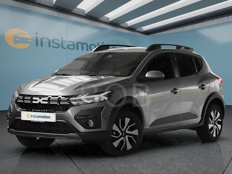 Grau Gebraucht 2025 Dacia Sandero Stepway Kleinwagen | 18.399 € (Fairer Preis) - Bild 1/4