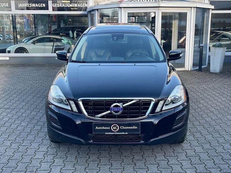 Schwarz Gebraucht 2010 Volvo XC60 Summum SUV | 12.999 € (Etwas zu teuer) - Bild 1/4