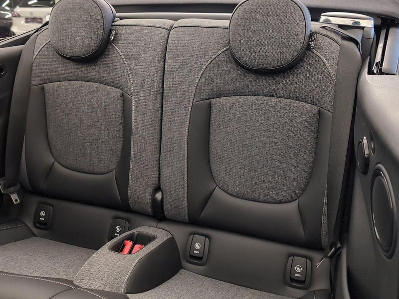 Gebraucht Mini Cooper Cabriolet 136 PS (100 kW) 2021 Zesty yellow uni Cabrio