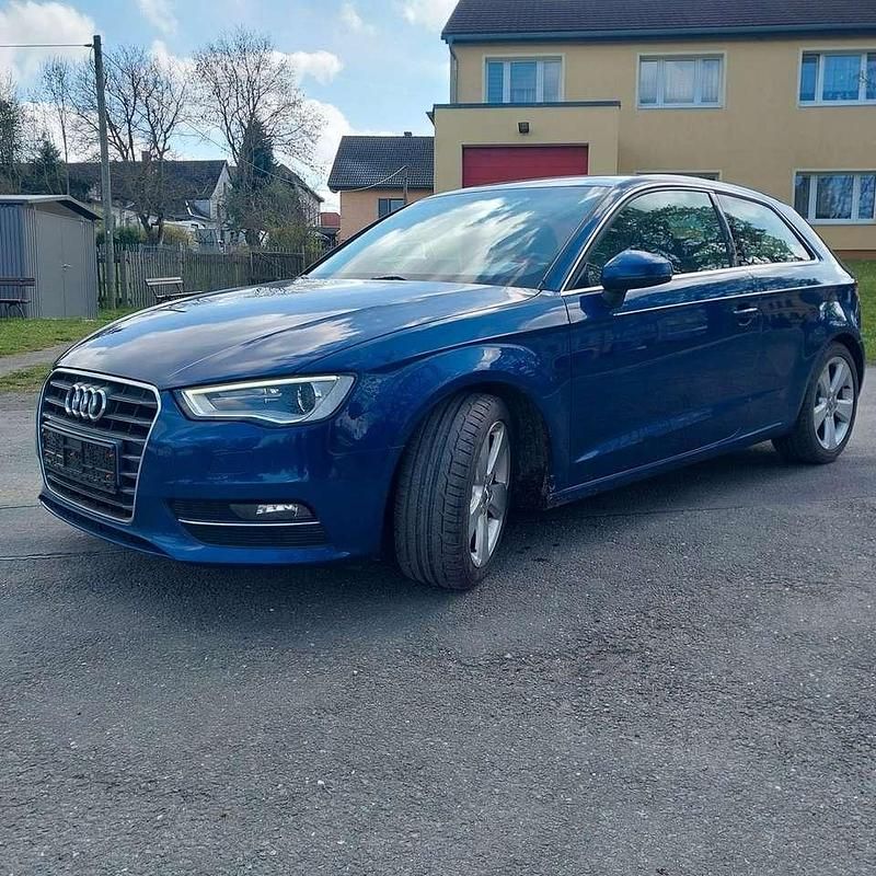 Gebraucht Audi A3 Ambition 150 PS (110 kW) 2014 Blau Limousine