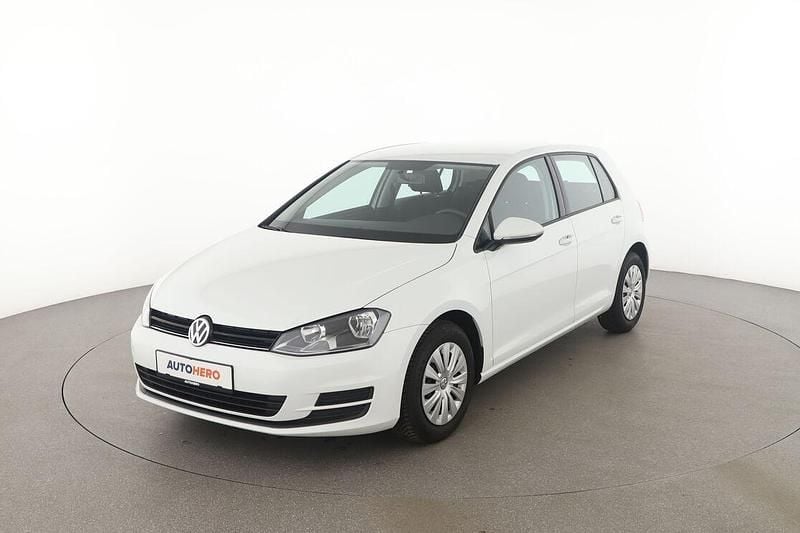 Weiß Gebraucht 2015 VW Golf VII Trendline Limousine | 10.630 € (Guter Preis) - Bild 1/3