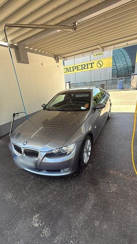 Gebraucht BMW 330 231 PS (169 kW) 2007 Grau Coupé