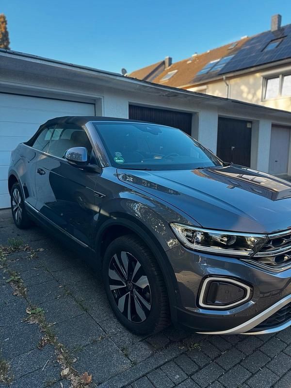 Andere farben Gebraucht 2024 VW T-Roc Cabriolet Move Cabrio | 24.950 € (Superpreis) - Bild 1/4