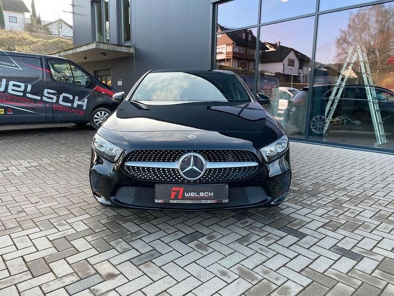 Gebraucht Mercedes A200 Progressive 163 PS (119 kW) 2018 Schwarz Limousine