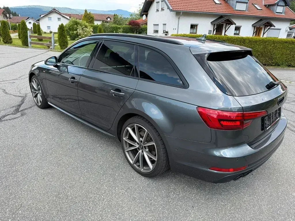 Gebraucht Audi A4 S-Line 190 PS (139 kW) 2017 Grau Kombi