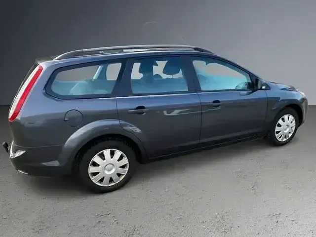 Gebraucht Ford Focus Titanium 125 PS (91 kW) 2009 Grau (metallic) Kombi