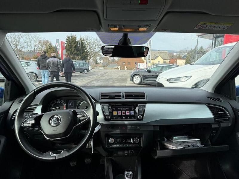 Gebraucht Skoda Fabia Business Line 95 PS (69 kW) 2022 Raceblau metallic Kleinwagen