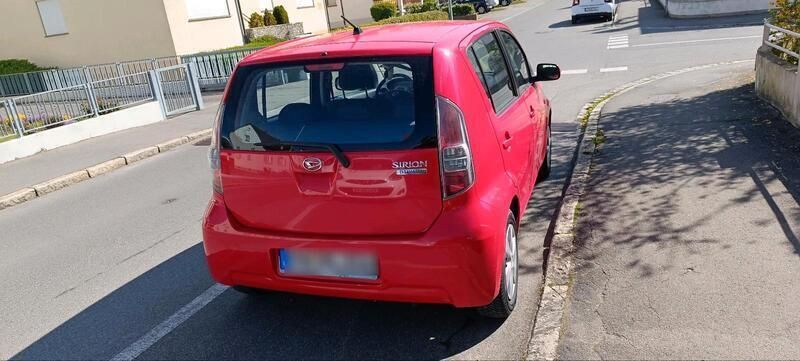 Rot Gebraucht 2008 Daihatsu Sirion Kleinwagen | 1.400 € - Bild 1/4