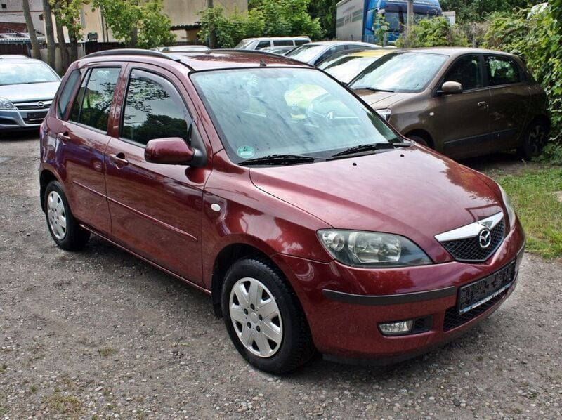 Rot Gebraucht 2004 Mazda 2 Exclusive Van / Kleinbus | 1.499 € (Guter Preis) - Bild 1/4