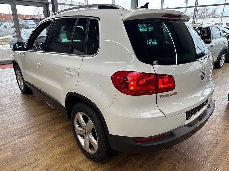 Gebraucht VW Tiguan LOUNGE 125 PS (91 kW) 2016 Weiß SUV