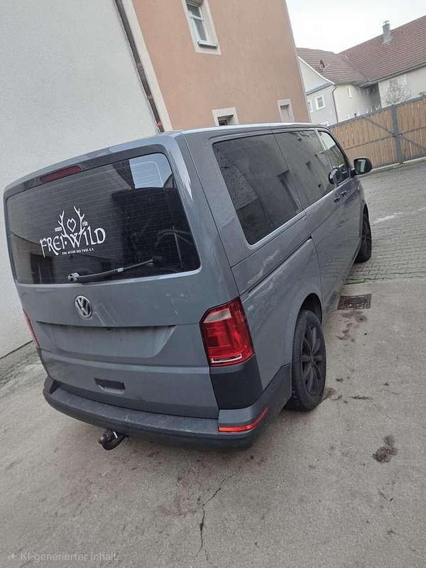 Gebraucht VW Transporter 102 PS (75 kW) 2016 Grau Van