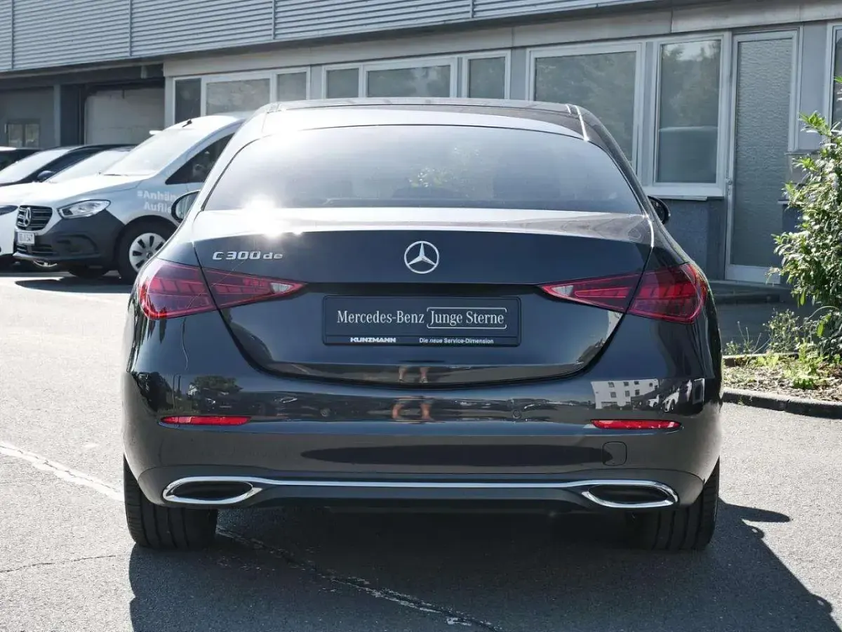 Gebraucht Mercedes C300e Avantgarde 313 PS (230 kW) 2025 Graphitgrau metallic Limousine