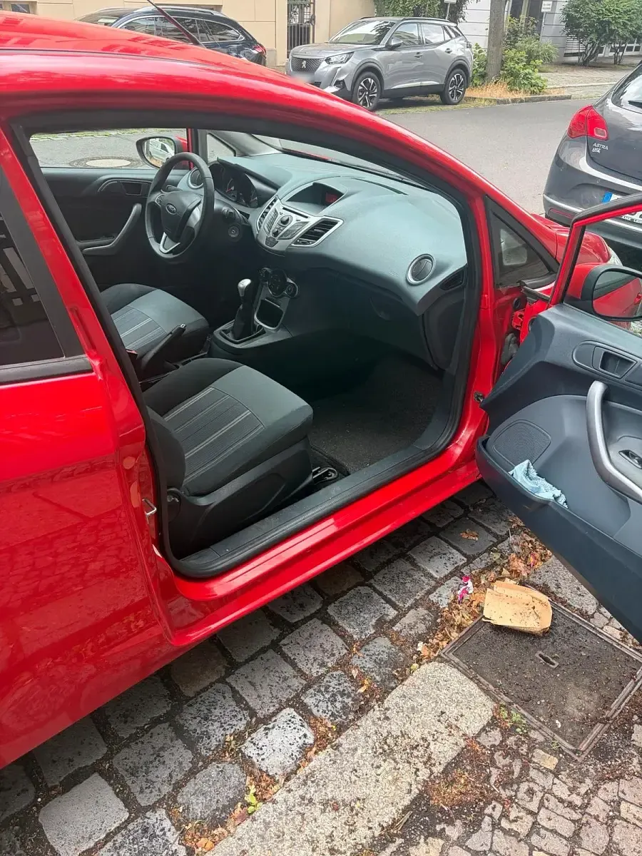 Gebraucht Ford Fiesta 82 PS (60 kW) 2009 Rot Kleinwagen