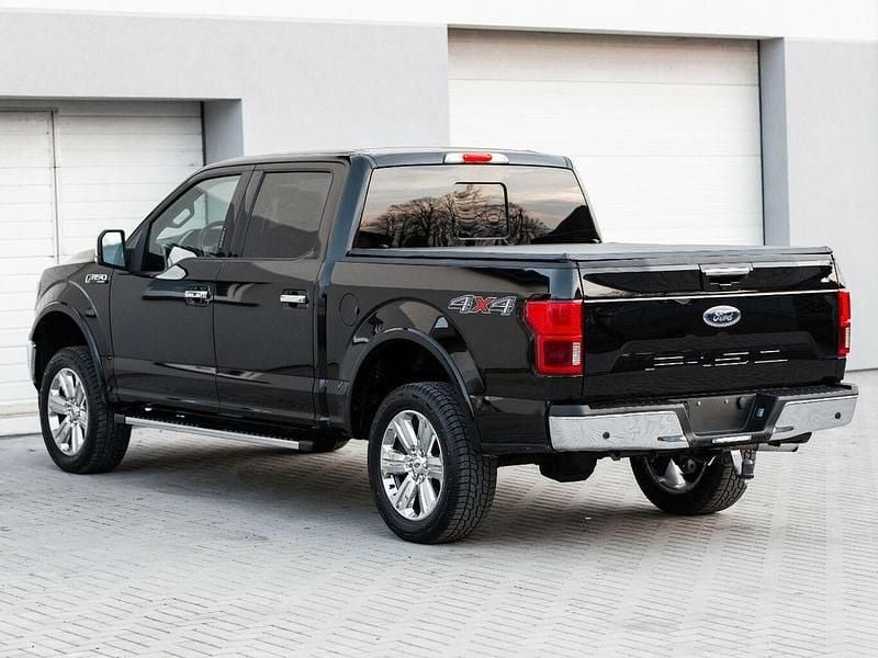 Gebraucht Ford V8 Lariat 401 PS (294 kW) 2021 Schwarz SUV
