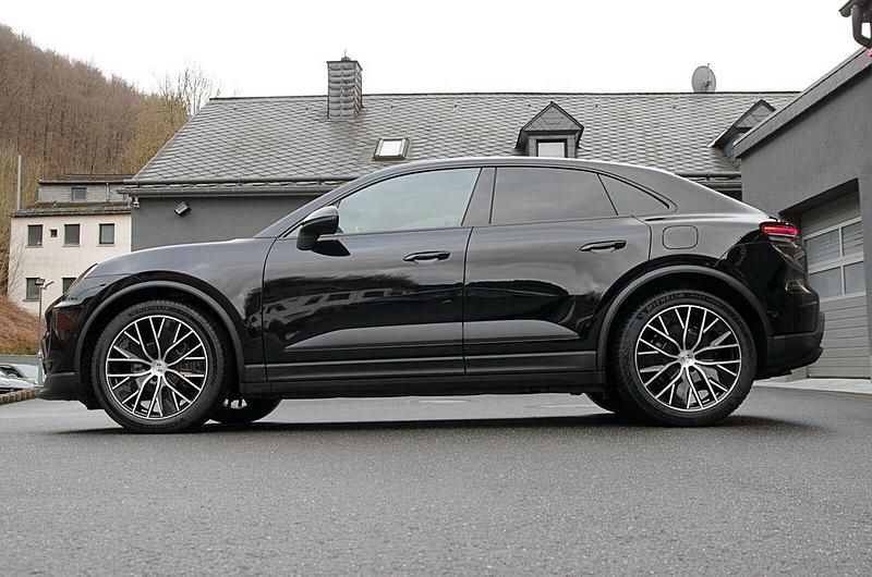 Gebraucht Porsche Macan 300 kW (408 PS) 2025 Schwarz SUV
