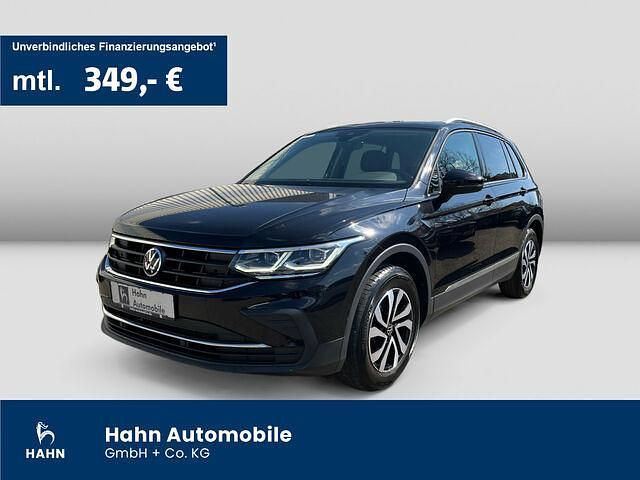 Gebraucht VW Tiguan Active 150 PS (110 kW) 2022 Deep black perleffekt (metallic) SUV