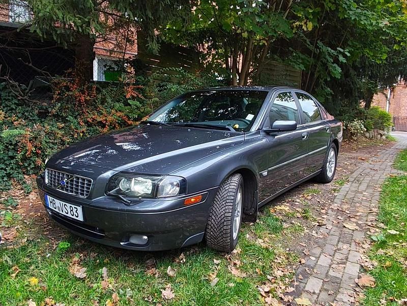 Grau Gebraucht 2004 Volvo S80 Limousine | 3.400 € (Superpreis) - Bild 1/4