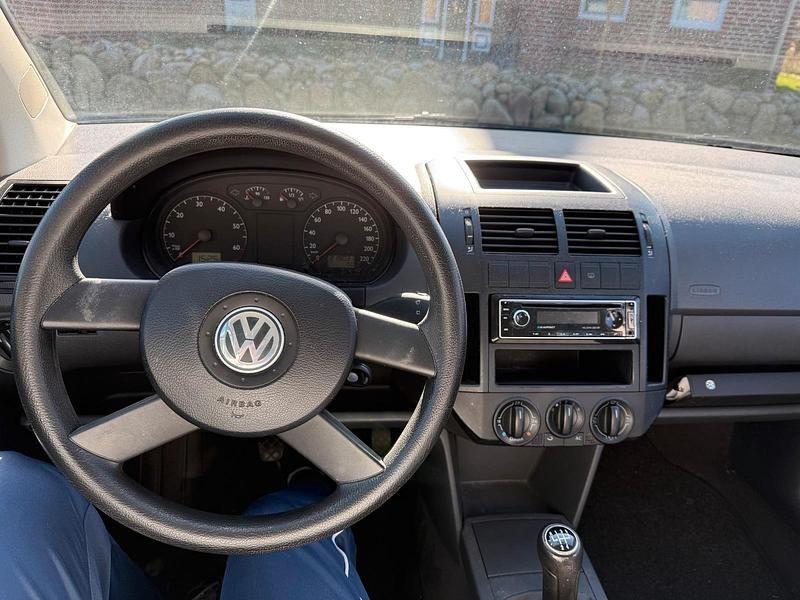 Gebraucht VW Polo 64 PS (47 kW) 2003 Grau Kleinwagen